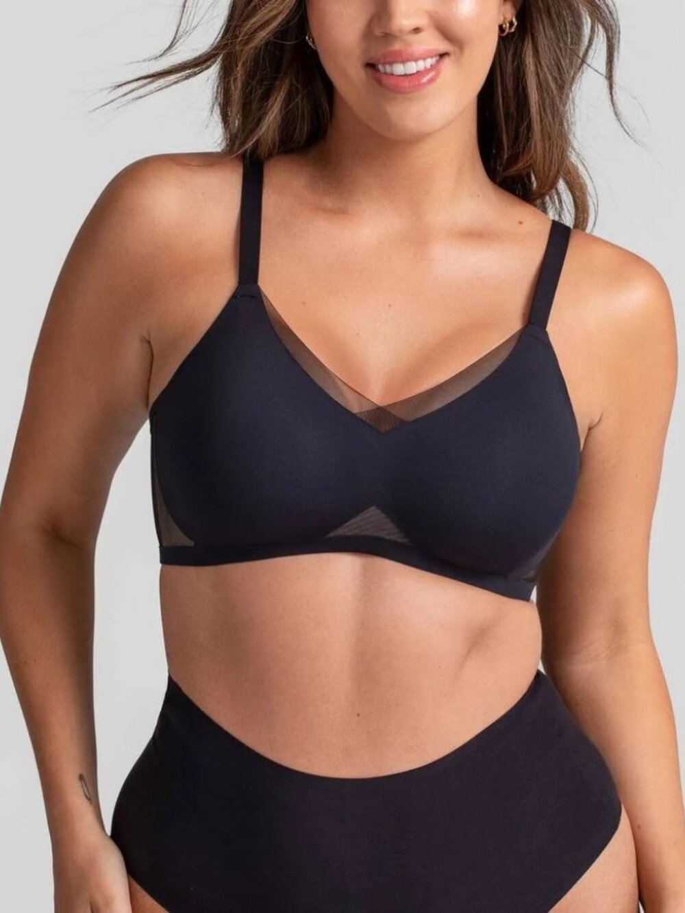 Honeylove Black Seamless Molded Bra with Sheer Insets -New without Tags